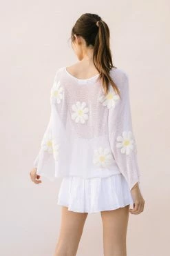 Storia Tops White 3-D Daisy Sweater