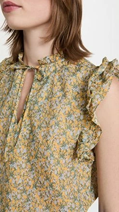 BB Dakota Flutter And Flirt Top