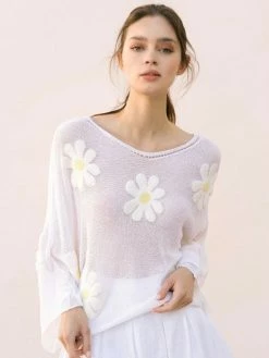 Storia Tops White 3-D Daisy Sweater