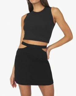 WeWoreWhat Black Muscle Rib Tank Tops